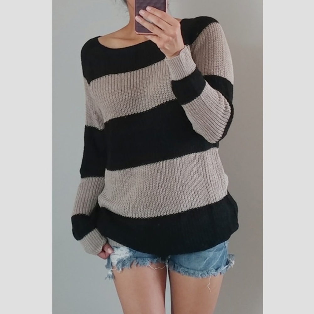 Chunky Cable Knit Sweater Black and Tan